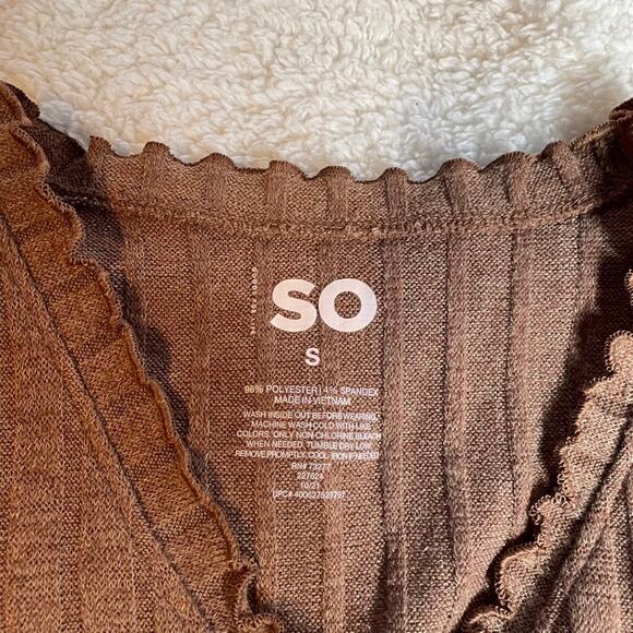 SO Small Lattuce Hem Button Up Ribbed Cropped Tee Shirt Blouse - Picture 2 of 2